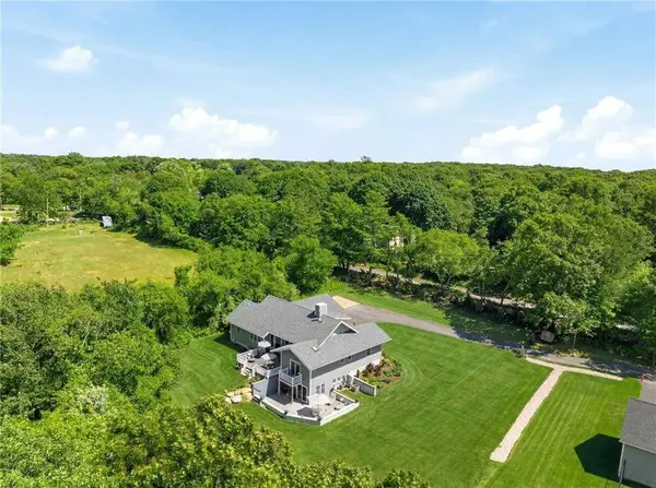 685 Curtis Corner RD, South Kingstown, RI 02879