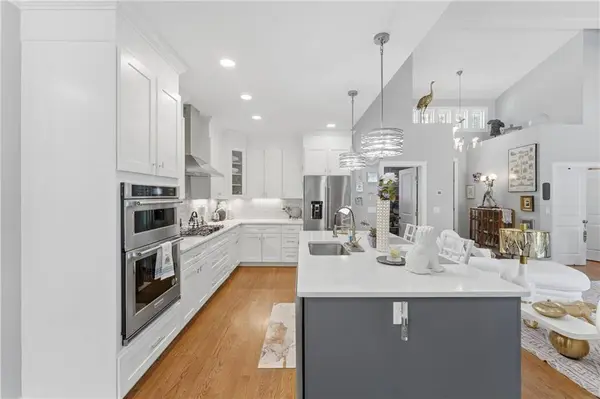 685 Curtis Corner RD, South Kingstown, RI 02879