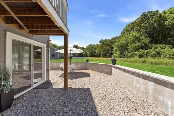 685 Curtis Corner RD, South Kingstown, RI 02879