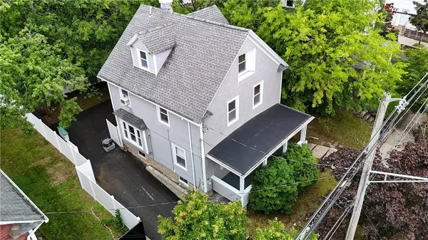 1059 Narragansett BLVD, Cranston, RI 02905