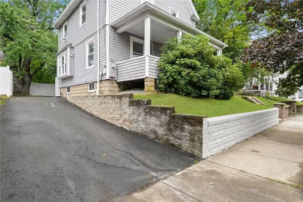 1059 Narragansett BLVD, Cranston, RI 02905