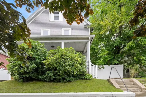 1059 Narragansett BLVD, Cranston, RI 02905
