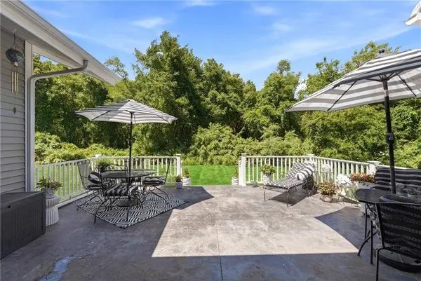 685 Curtis Corner RD, South Kingstown, RI 02879