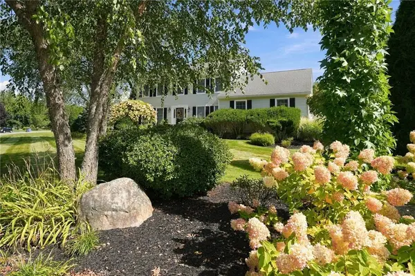 10 Jay CT, Cranston, RI 02921