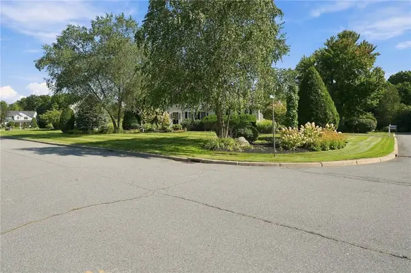 10 Jay CT, Cranston, RI 02921