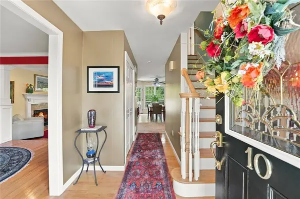 10 Jay CT, Cranston, RI 02921