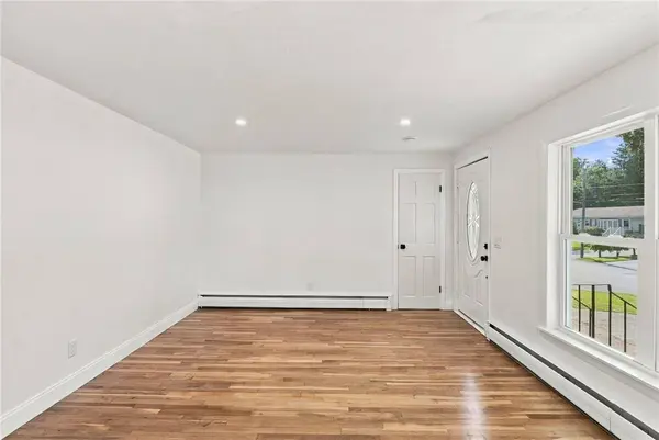 62 Drybrook RD, Warwick, RI 02889