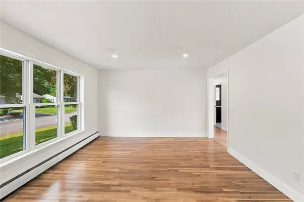 62 Drybrook RD, Warwick, RI 02889