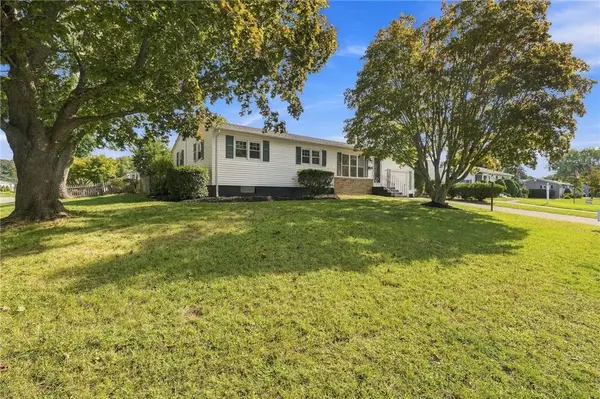62 Drybrook RD, Warwick, RI 02889