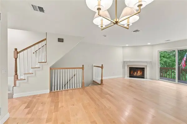 92 Scenic DR, West Warwick, RI 02893