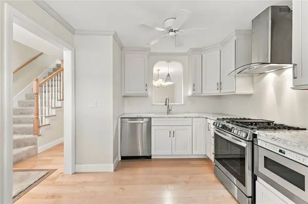 92 Scenic DR, West Warwick, RI 02893