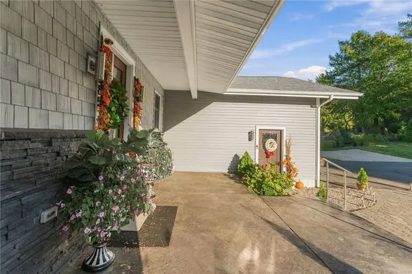 685 Curtis Corner RD, South Kingstown, RI 02879
