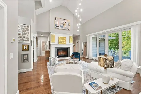 685 Curtis Corner RD, South Kingstown, RI 02879