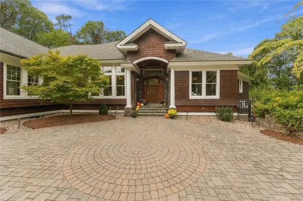 46 Pojac Point RD, North Kingstown, RI 02852