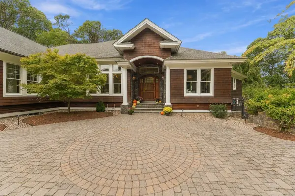 46 Pojac Point Rd, North Kingstown, RI 02852