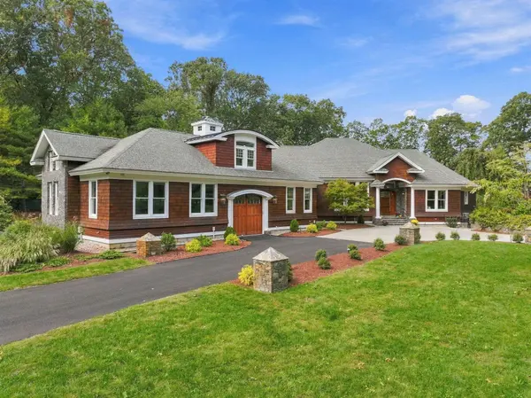 46 Pojac Point Rd, North Kingstown, RI 02852