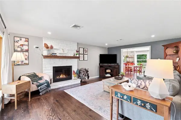 8 Elmhurst DR, Smithfield, RI 02828
