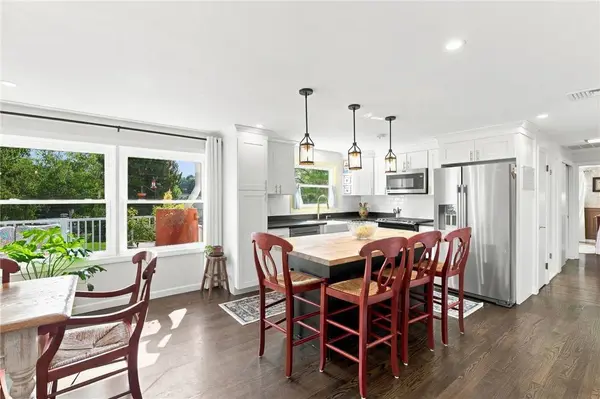 8 Elmhurst DR, Smithfield, RI 02828