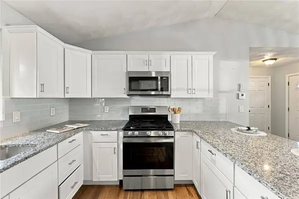 1 Vale ST, Cumberland, RI 02864