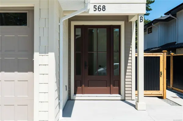 568 Kay St #B, Saanich, BC V8Z 2L3