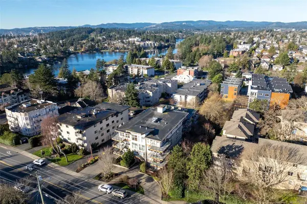 2940 Harriet Rd #502, Saanich, BC V9A 1T3