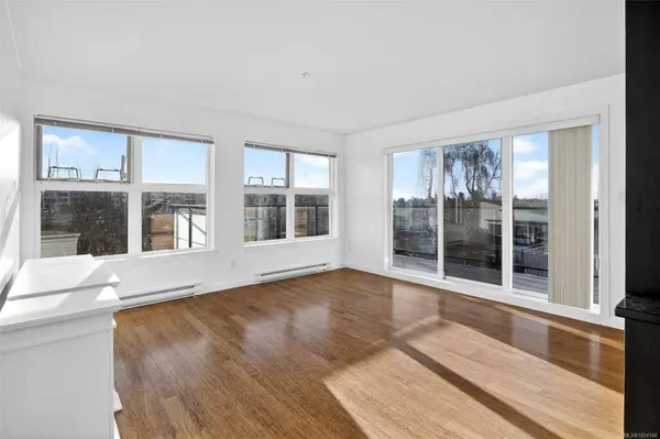 2940 Harriet Rd #502, Saanich, BC V9A 1T3