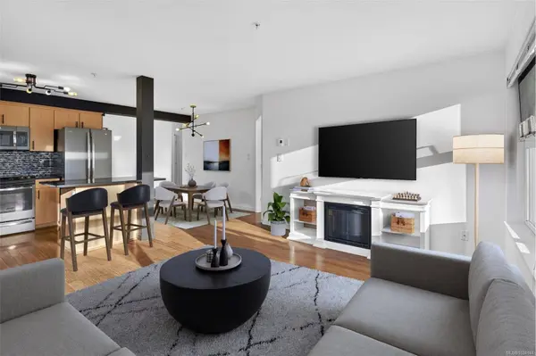 2940 Harriet Rd #502, Saanich, BC V9A 1T3