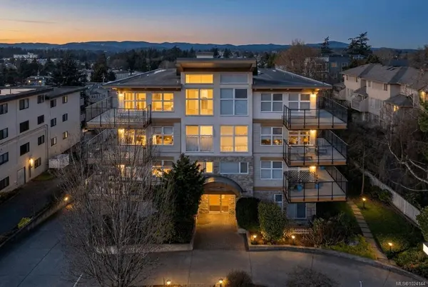 2940 Harriet Rd #502, Saanich, BC V9A 1T3