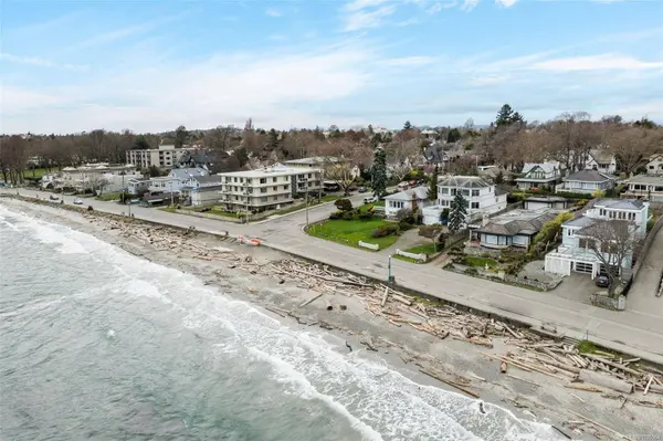 2524 Esplanade, Oak Bay, BC V8R 2W3