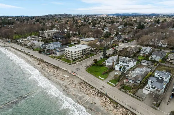 2524 Esplanade, Oak Bay, BC V8R 2W3