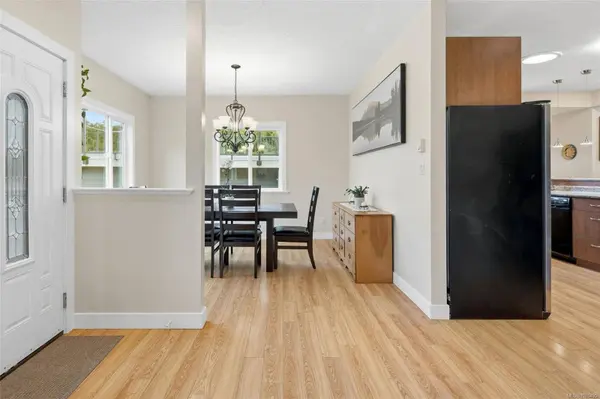 631 Kent Rd, Saanich, BC V8Z 1Z2
