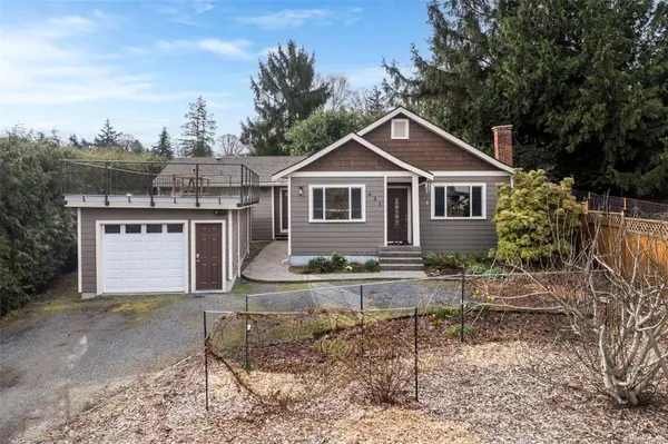 631 Kent Rd, Saanich, BC V8Z 1Z2