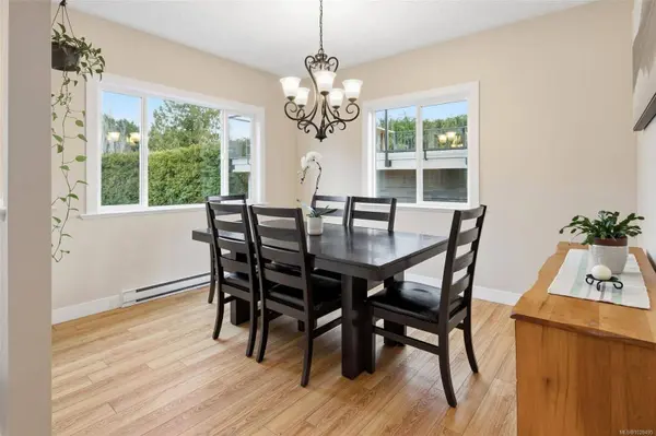 631 Kent Rd, Saanich, BC V8Z 1Z2