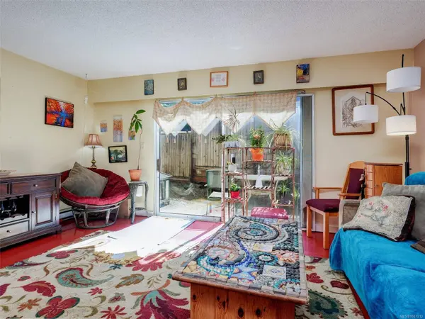 3890 Braefoot Rd, Saanich, BC V8P 3T2