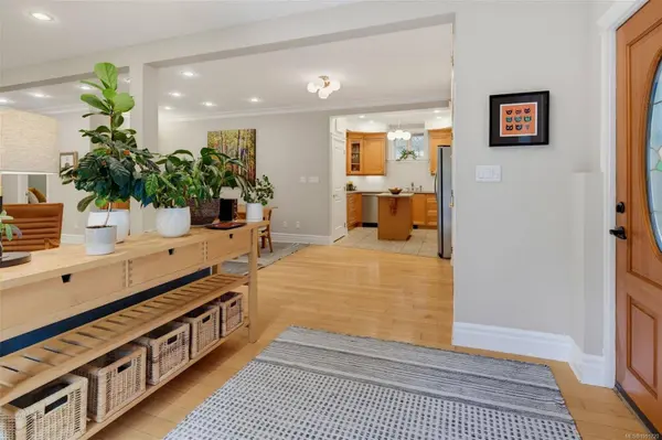 1200 Richardson St ##1, Victoria, BC V8V 2E1