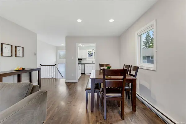 4391 Torquay Dr ##13, Saanich, BC V8N 3L3