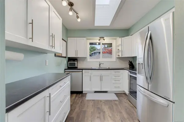 4391 Torquay Dr ##13, Saanich, BC V8N 3L3