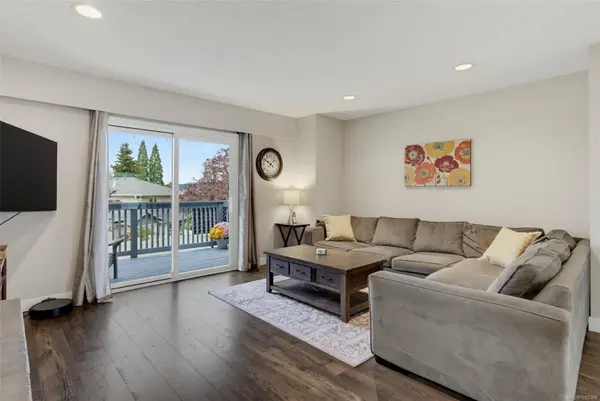 4391 Torquay Dr ##13, Saanich, BC V8N 3L3