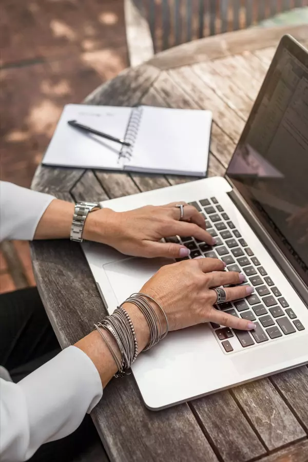 LinkedIn for Real Estate Advisors