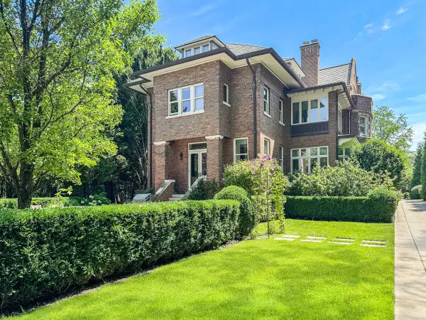 4940 South Woodlawn Avenue, Chicago, IL 60615