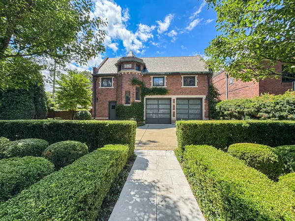4940 South Woodlawn Avenue, Chicago, IL 60615