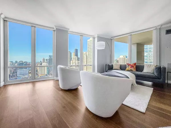 345 N La Salle DR #4102, Chicago, IL 60654