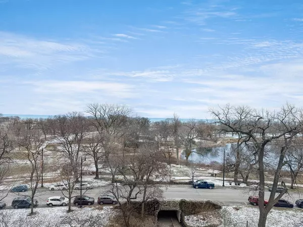 2600 N Lakeview AVE #7E, Chicago, IL 60614