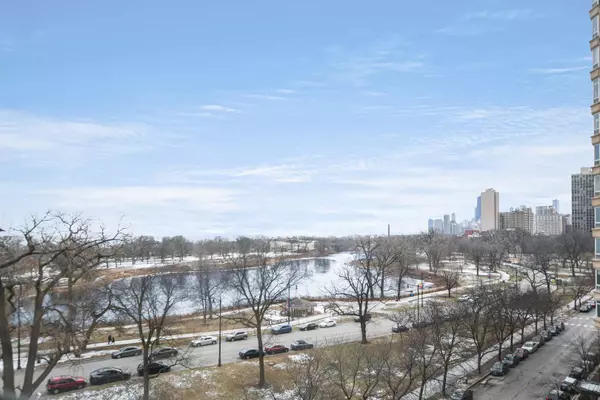 2600 N Lakeview AVE #7E, Chicago, IL 60614