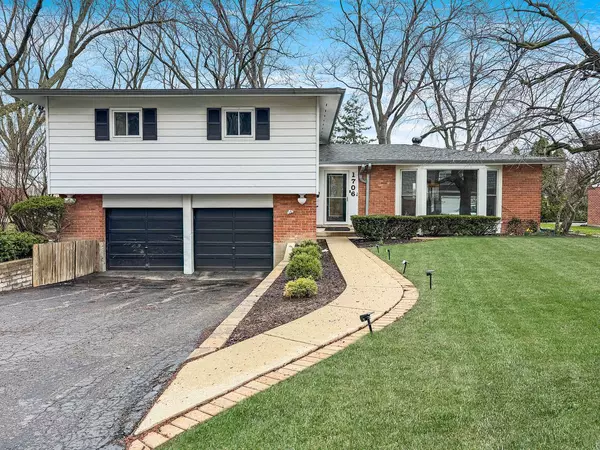 1706 Garand DR, Deerfield, IL 60015