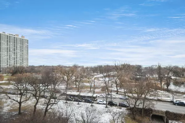 2600 N Lakeview AVE #7E, Chicago, IL 60614