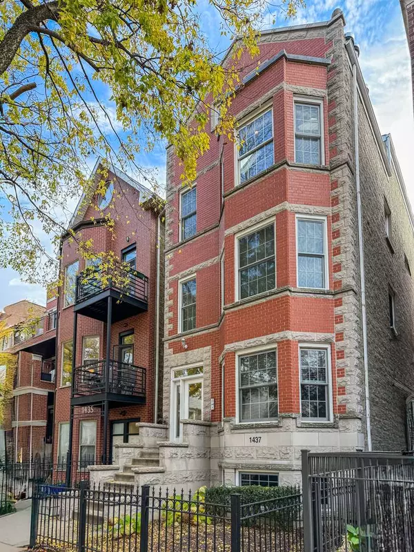 1437 W Henderson ST #3, Chicago, IL 60657