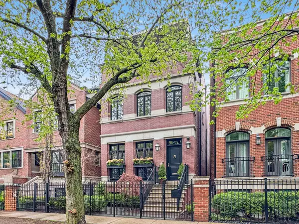 3315 N Lakewood AVE, Chicago, IL 60657