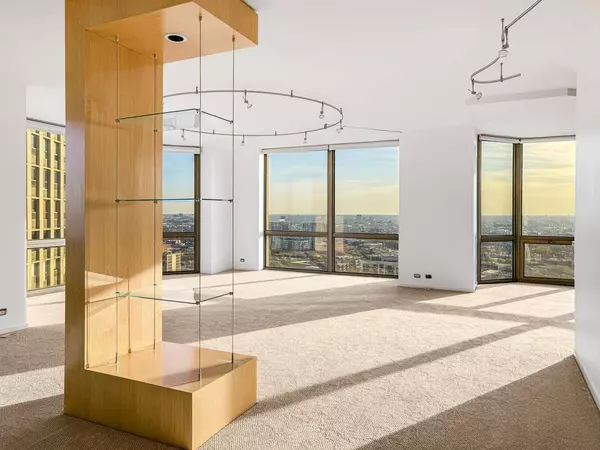 2650 N Lakeview AVE #3102-04, Chicago, IL 60614