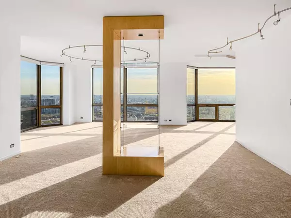 2650 N Lakeview AVE #3102-04, Chicago, IL 60614